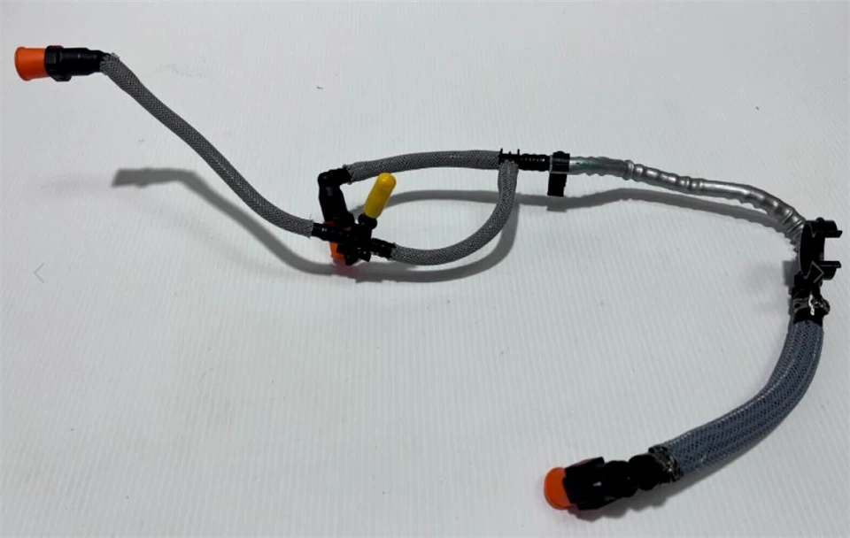 OE No. LR060993 Fuel Line Fitment Model Land Rover