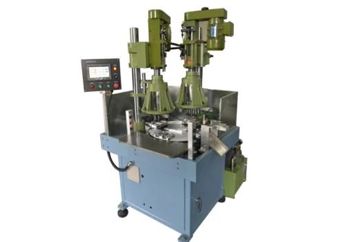 Automatic hole drilling machine